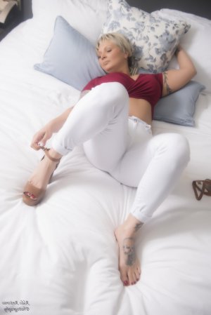 Elodie casual sex and escorts